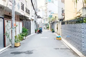 Những con hẻm được mở rộng thênh thang nhờ dân hiến đất