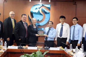 Lãnh đạo SAWACO và Ủy ban Dịch vụ công ích San Francisco tại buổi gặp mặt