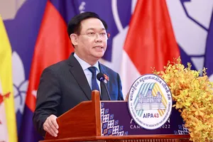 Chủ tịch Quốc hội Vương Đình Huệ phát biểu tại Phiên họp toàn thể thứ nhất AIPA-43. Ảnh: TTXVN