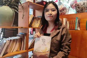 Cô gái 9X Nhâm Hồng Ngọc tìm đến thế giới thơ Hàn Mặc Tử