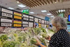 Nhiều mặt hàng giảm giá mạnh tại các siêu thị của Saigon Co.op