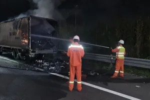 Hiện trường vụ cháy. Ảnh: HOÀI ANH