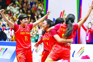 Bóng rổ nữ Việt Nam giành huy chương vàng. Ảnh: DŨNG PHƯƠNG