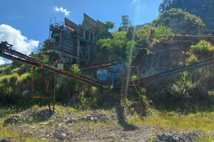 Nhếch nhác dưới chân núi Hồng Lĩnh