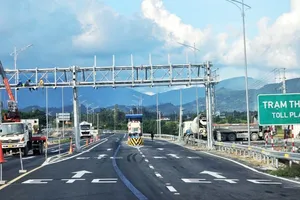 Cao tốc Nha Trang - Cam Lâm thí điểm mô hình thu phí không dừng không có barie đầu vào, có barie ở đầu ra