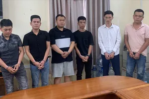 Nhóm đối tượng tại cơ quan công an 