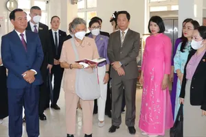 Công chúa Thái Lan Maha Chakri Sirindhorn thăm Trường Tiểu học Nguyễn Tất Thành ở Quảng Trị