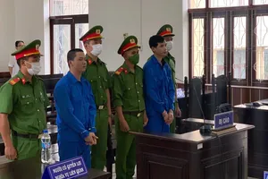 Hai bị cáo tại tòa