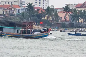 Quảng Bình: Ngư dân rộn ràng mở biển ngày mùng 1 Tết 