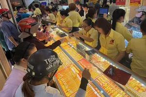 Giá vàng tiếp tục tăng mạnh ngày đầu tuần