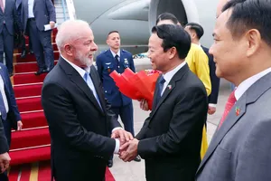 Tổng thống Brazil đến Hà Nội, bắt đầu thăm cấp Nhà nước tới Việt Nam