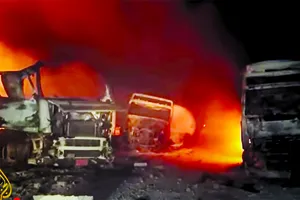 Mỹ tấn công kho nhiên liệu Ras Isa ở Yemen. Ảnh: AL JAZEERA