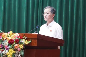 Ông Nguyễn Văn Quảng, Bí thư Thành ủy Đà Nẵng trả lời ý kiến cử tri. Ảnh: XUÂN QUỲNH
