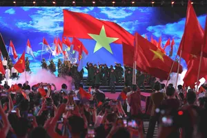 Cầu truyền hình “Vang mãi khúc khải hoàn”: Sống mãi bản hùng ca bất khuất của dân tộc. Ảnh: VIẾT CHUNG