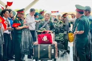 TPHCM tiễn cán bộ, chiến sĩ hoàn thành nhiệm vụ diễu binh, diễu hành trở về đơn vị