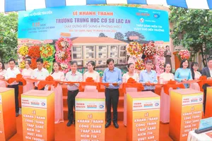 Khánh thành, bàn giao khối phòng học 3 tầng cho Trường THCS Lạc An, tỉnh Bình Dương