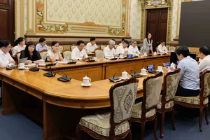 Quang cảnh buổi làm việc. Ảnh: XUÂN HẠNH