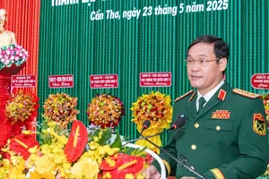 Thượng tướng Vũ Hải Sản, Ủy viên Trung ương Đảng, Thứ trưởng Bộ Quốc phòng phát biểu tại buổi lễ