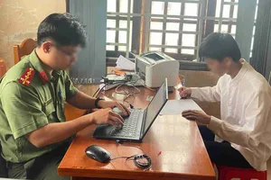 Khởi tố vụ án do thí sinh tiết lộ đề thi tốt nghiệp THPT qua ứng dụng gọi video