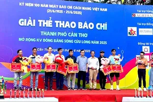 Giải thể thao báo chí TP Cần Thơ mở rộng khu vực ĐBSCL: Báo SGGP đoạt giải Nhì môn quần vợt