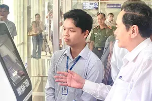 Chủ tịch Quốc hội Trần Thanh Mẫn kiểm tra công tác chuẩn bị của 2 đơn vị ở TP Cần Thơ