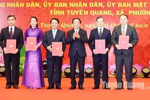 Lễ công bố tỉnh Tuyên Quang mới