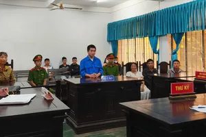 Ảo giác vì hít keo con chó, thanh niên dùng dao truy sát mẹ