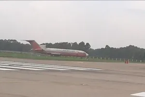 Chiếc máy bay B727-200 bị bỏ rơi tại Cảng Hàng không Quốc tế Nội Bài từ năm 2007