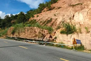 Đường Hồ Chí Minh qua tỉnh Quảng Ngãi có đoạn bị sạt lở taluy