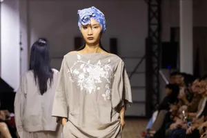 “Nhìn đời bằng đôi mắt trong” - vẻ đẹp xưa được kể lại bằng thời trang