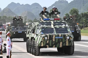 Dàn xe bọc thép, xe chống bạo loạn của Bộ Công an tham gia diễu binh, diễu hành