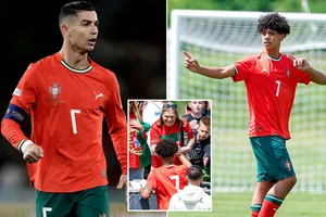 Ronaldo Jr đã chính thức khởi đầu hành trình tiếp bước người cha vĩ đại Cristiano Ronaldo