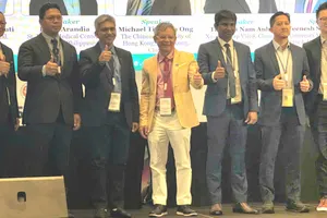 TS-BS Tăng Hà Nam Anh (giữa) được bầu làm Chủ tịch Hội AAA nhiệm kỳ 2025-2026