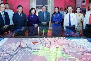 Tái hiện hình ảnh lịch sử Chủ tịch Hồ Chí Minh soạn thảo Tuyên ngôn độc lập