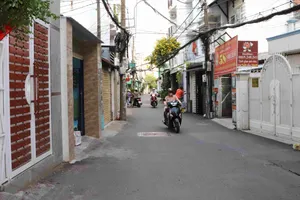 Hẻm 482 Nơ Trang Long (phường Bình Lợi Trung) khang trang sau khi được nâng cấp, sửa chữa