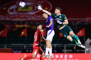 Thủ môn Patrick Lê Giang tỏa sáng trong trận CA TPHCM thắng CLB Hà Nội ở vòng đấu trước