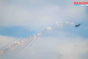 Biên đội máy bay và dàn khí tài tiến về Quảng trường Ba Đình tổng duyệt