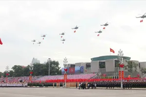 Mãn nhãn Lễ tổng duyệt diễu binh, diễu hành