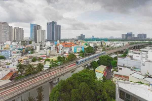 Giữa ngày mưa lất phất