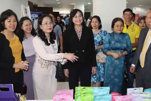 Đẩy mạnh kết nối logistics, giảm chi phí thương mại biên giới Việt Nam – Campuchia