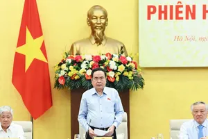 Chủ tịch Quốc hội Trần Thanh Mẫn chủ trì phiên họp thứ hai của Hội đồng Bầu cử quốc gia. Ảnh VIẾT CHUNG