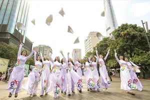 Hội nghị tập huấn với chủ đề “Nội dung, phương thức lãnh đạo, quản lý văn hóa, văn nghệ qua 40 năm đổi mới: Tình hình, bài học và định hướng phát triển”. ẢNH: MẠNH HẢO.