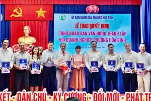 Phường Hòa Bình: Biểu dương doanh nghiệp, hộ kinh doanh tiêu biểu 