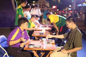 Hoạt động giao lưu thể thao tại tuần lễ “Khỏe để xây dựng và bảo vệ Tổ quốc”. Ảnh: DŨNG PHƯƠNG