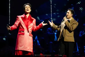 Hà Anh Tuấn trao 2,6 tỷ đồng tiếp sức trẻ em kém may mắn