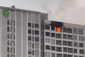 Cháy căn hộ chung cư cao tầng ở phường Khánh Hội