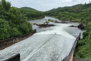 Hồ thủy lợi Phú Ninh bắt đầu xả điều tiết từ 15 giờ chiều nay