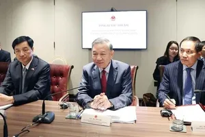 Tổng Bí thư Tô Lâm dự tọa đàm về công nghệ AI và chip bán dẫn tại Anh