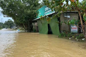 Ngập lụt đường tại thôn Trường Định (phường Hải Vân, TP Đà Nẵng). Ảnh: XUÂN QUỲNH