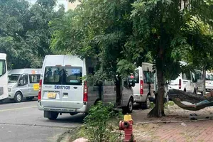 Sau phản ánh của Báo SGGP: Chính quyền xã Bình Hưng ra quân xử lý xe vi phạm tại Khu dân cư 6A